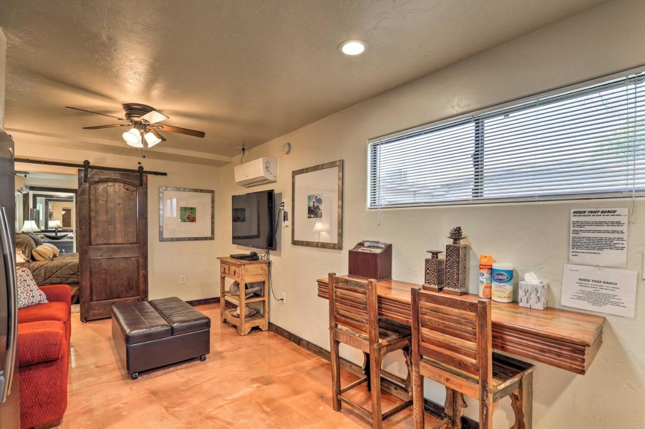 Pet-Friendly Tucson Casita Shared Hot Tub And Porch Villa Buitenkant foto