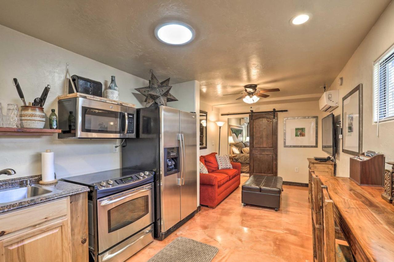 Pet-Friendly Tucson Casita Shared Hot Tub And Porch Villa Buitenkant foto